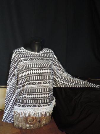 pull léger tribal
