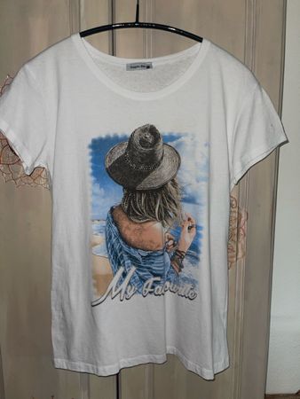 Weisses T-Shirt mit speziellem Druck