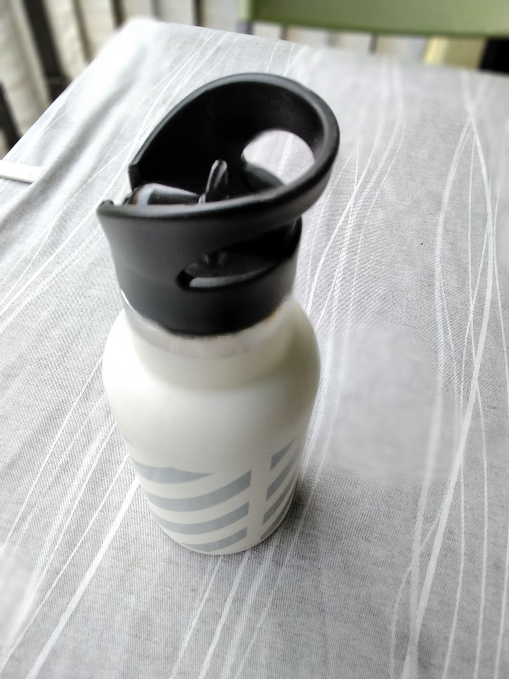 Trinkflaschen & Thermosflaschen: KLEINE TRINKFLASCHE NEU – Neu (gemäss Beschreibung) aus Biel/Bienne von dasi3