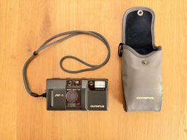 Olympus AF-1 analoge Kompaktkamera 35mm f2.8 + Tasche