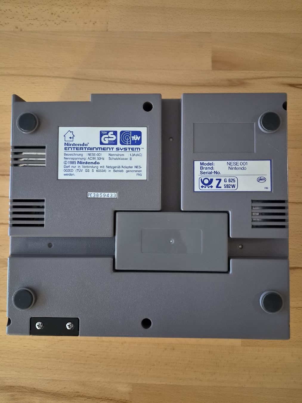 Nintendo Console: Nintendo Entertainment System (NES) + 2 Controller – Usato da Biel/Bienne venduto da collector_comics 8