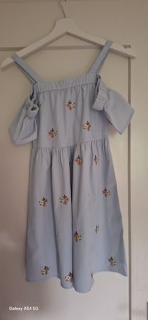 Neuwertiges Sommerkleid von New Look, Grösse 140 cm.
