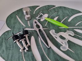 Nussknacker, Flaschenöffner,Öl Ausgiesser,Pfeffer-Mühle etc.