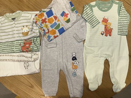 Kleider Baby 68