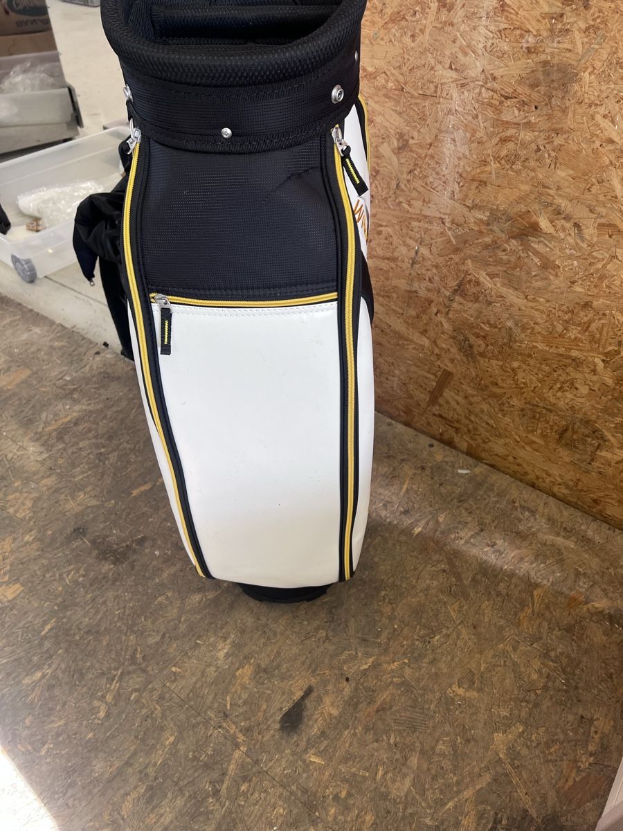 Taschen: Callaway Warbird Golfbag (55) – Gebraucht aus Glattfelden von bro_f2vv 2
