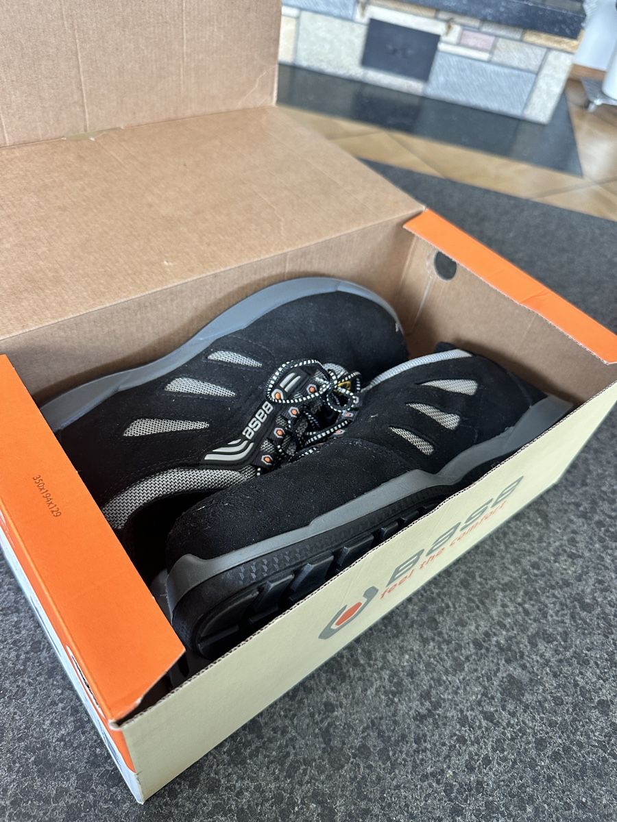 Scarpe da uomo: Soulier de  travail marque BASE – Nuovo (secondo la descrizione) da Evilard venduto da nana69