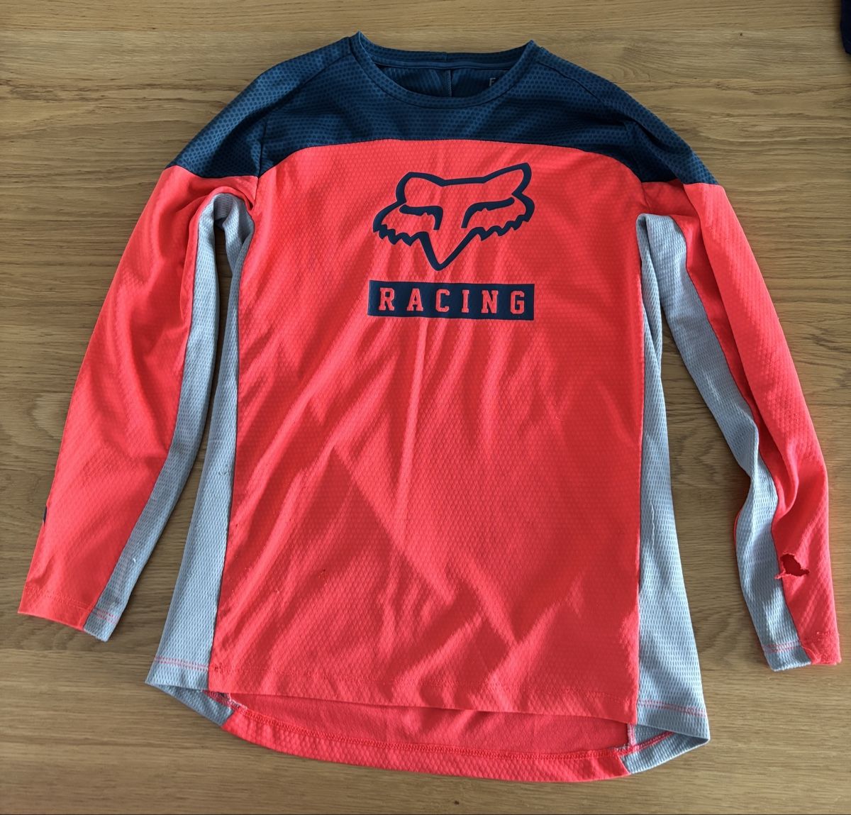 Fox Camicie, T-shirt & Polo: Kinder Fox Defend Langarmshirt Grösse YL – Usato da Langnau am Albis venduto da Ler
