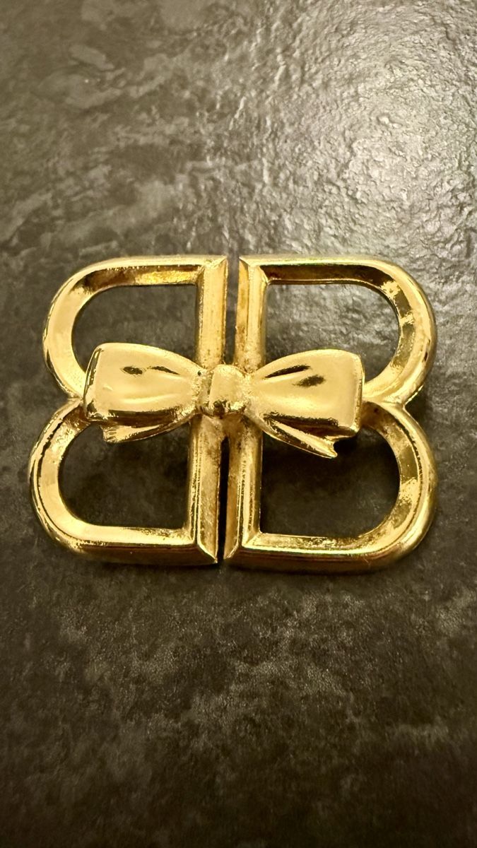 Balenciaga Broschen & Nadeln: Broche vintage Balenciaga dorée – Gebraucht aus Nyon von stylevintage79 1
