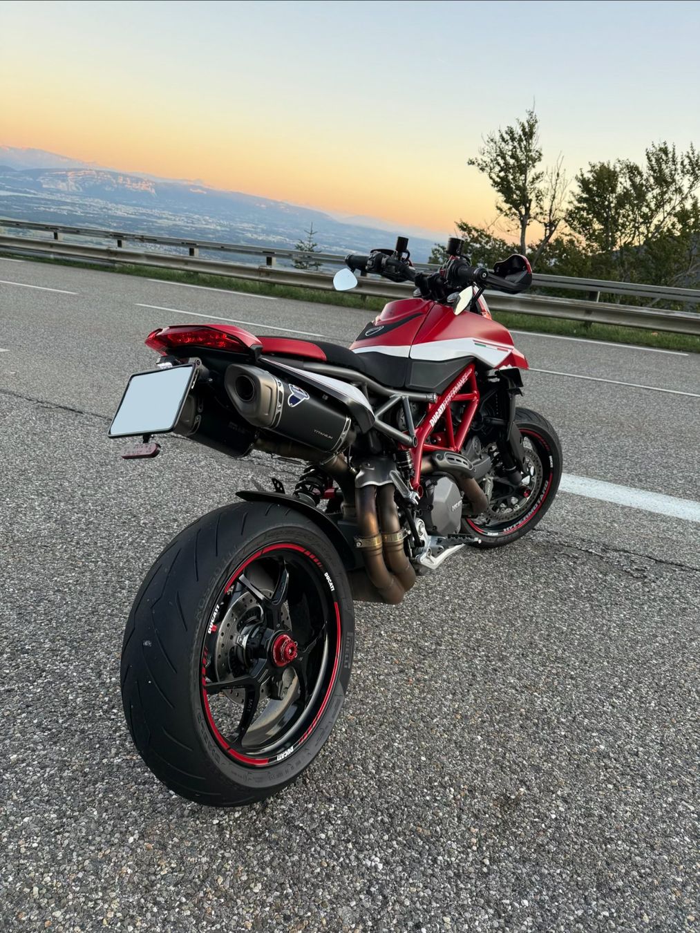 Ducati Strasse: Ducati hypermotard 950 full équipée – Neu (gemäss Beschreibung) aus Meyrin von 12m_7569 1