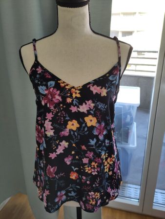 Sommerliches Top mit Blumenprint, Grösse S