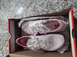 Nike ZoomX Vaporfly Next% 3 Laufschuh Damengrösse 38.5 NEU