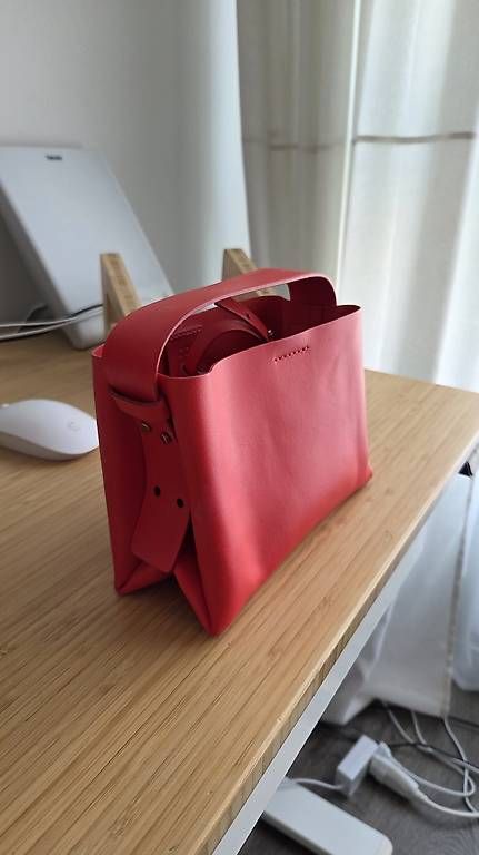 Taschen für Damen: COS  Rote Handtasche – Gebraucht aus Bülach von kad_gy6f 4