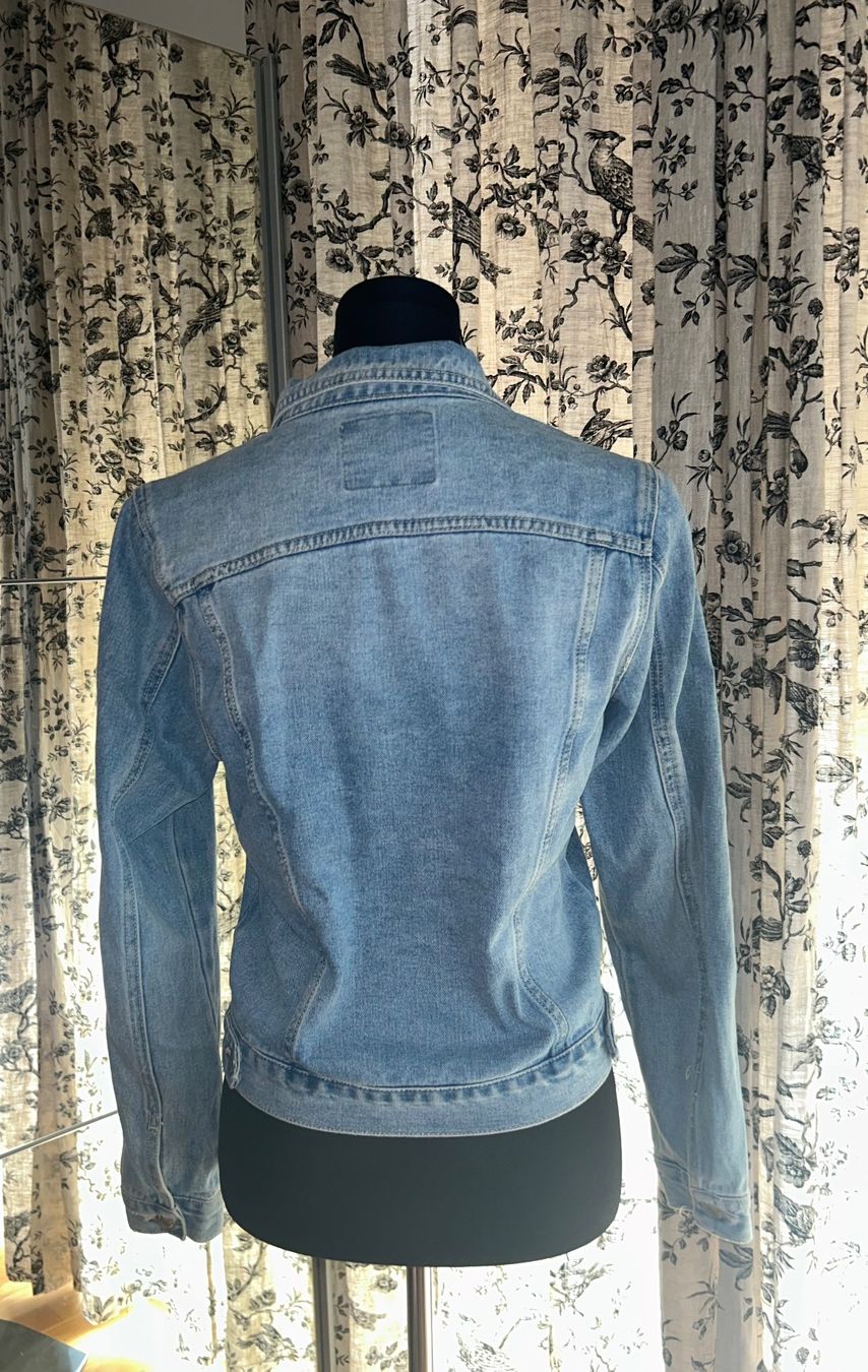 Giacche: JEANS-/DENIMJACKE – Usato da Luzern venduto da Suneha 2