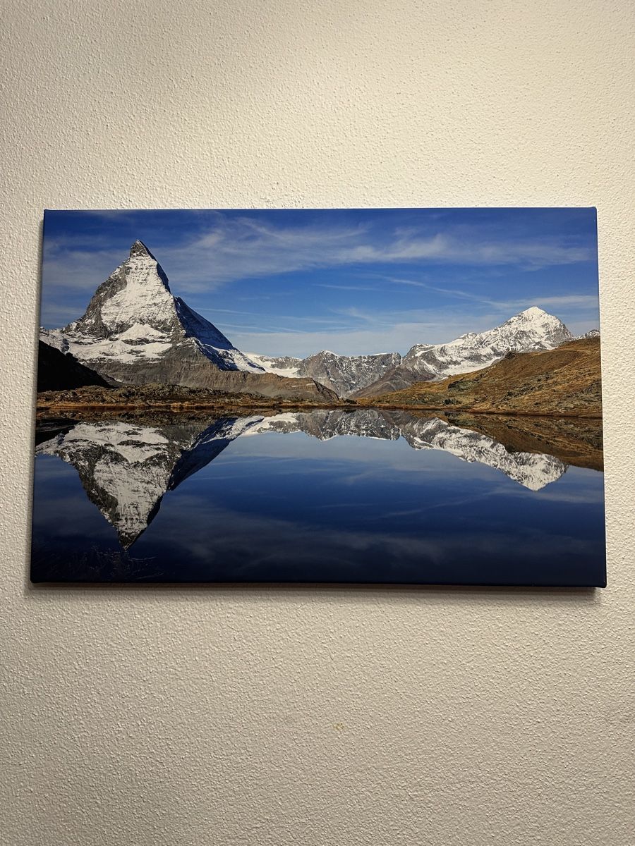 Poster & Bilder: Matterhorn Spiegelbild auf Leinwand  – Neu und originalverpackt aus Aarburg von Tonija