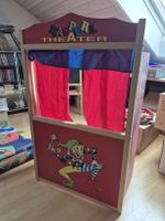 Kinder Kasperltheater aus Holz, gut erhalten.