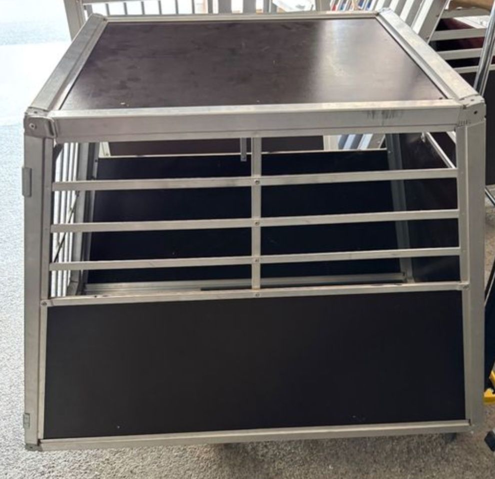 Cages, transport & sécurité: Hundebox, Transportbos – D'occasion à Volketswil par brandhaus 1