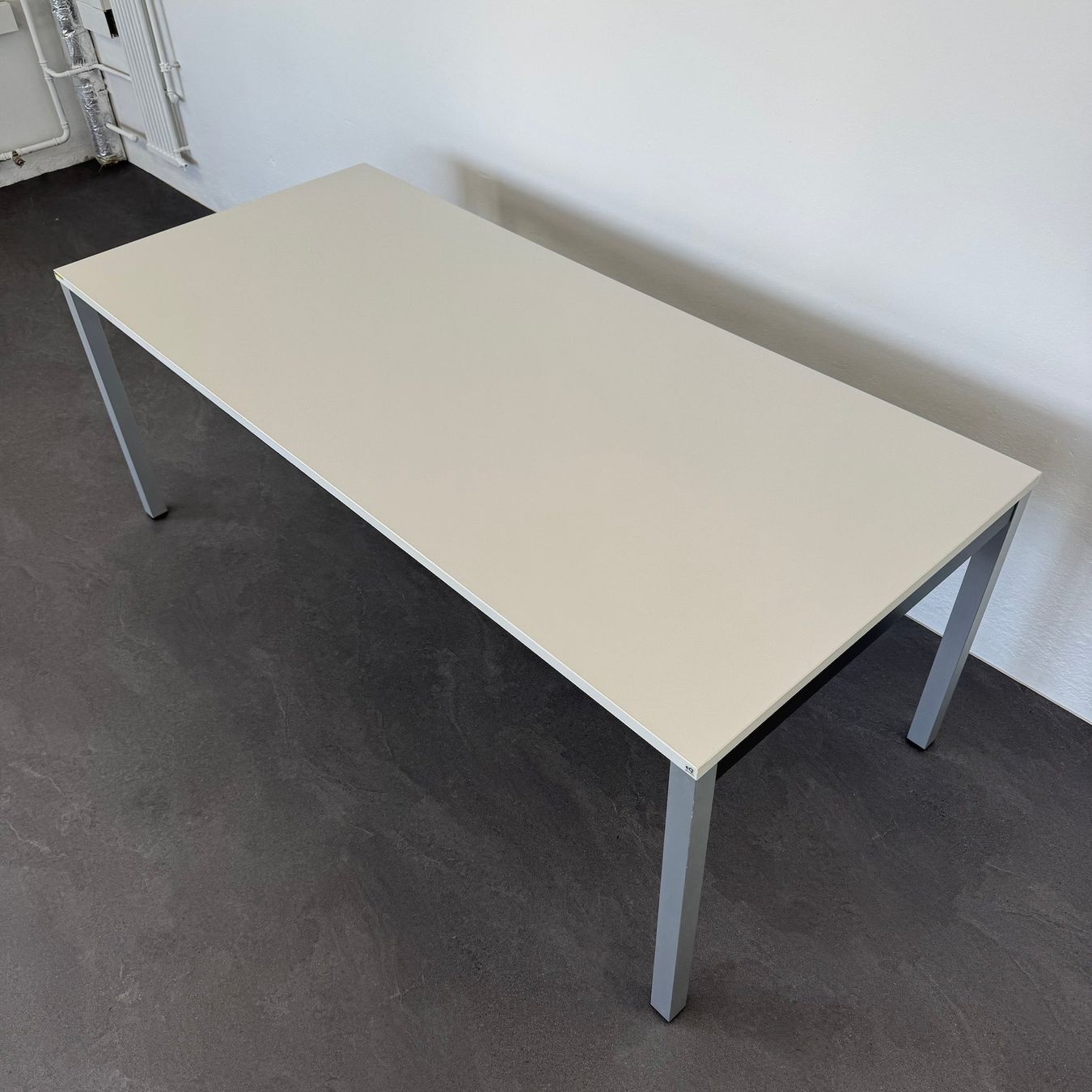 Embru Scrivanie: Embru eQ Vierbeintisch 2000x900 mm – Usato da Schönenwerd venduto da mcofficeshop 2