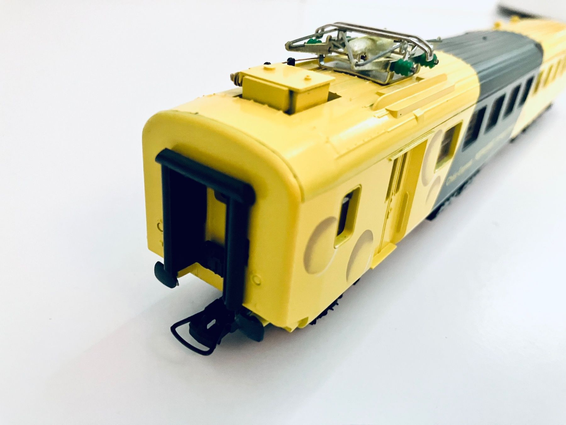 Lima Modellini di ferrovie: SBB CHÄS EXPRESS Speisewagen mit Pantho. H0 – Usato da Oberbuchsiten venduto da Orsetto24 6