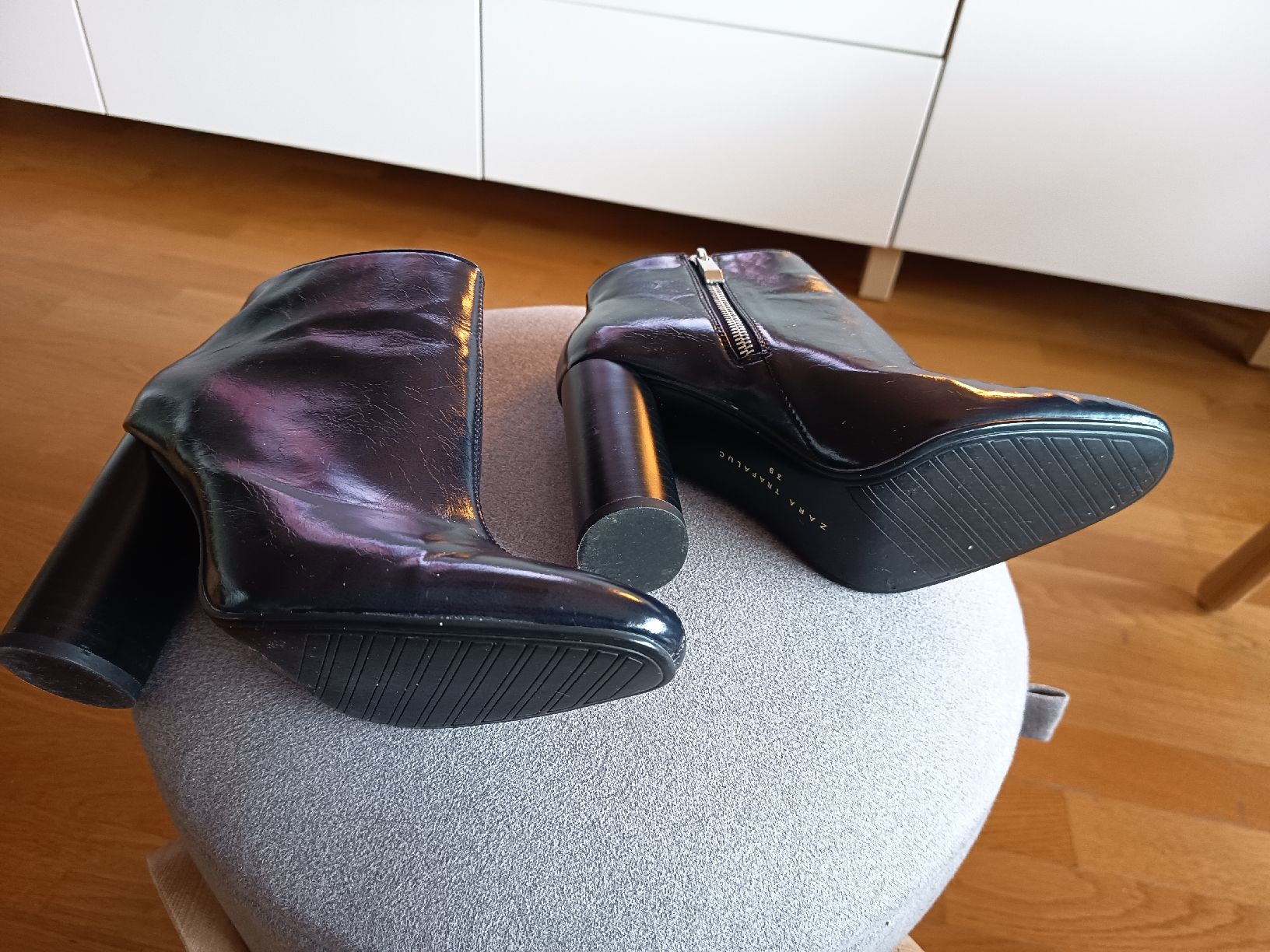 Zara Damenschuhe: Zara Black Ankle Boots – Gebraucht aus Basel von beg_6v7r 2