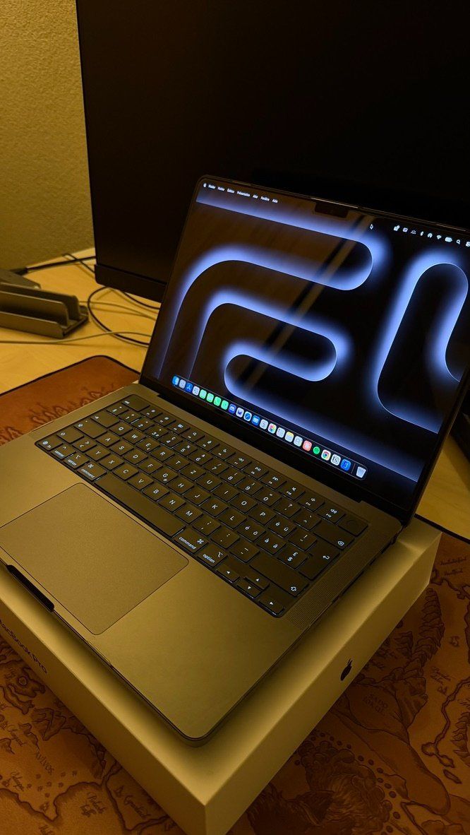 Apple Portables: Apple MacBook PRO M5 – D'occasion à Dombresson par DazLem23 3