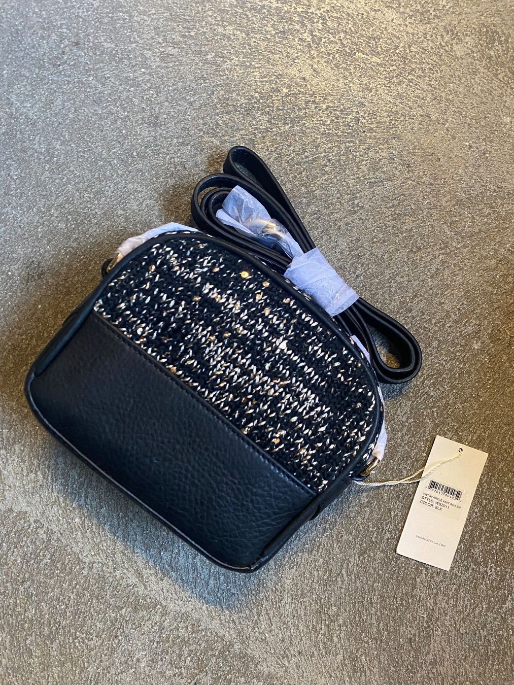 Ugg Borse da donna: Sac UGG Vivi Sparkle Knit Zip – Nuovo e nell'imballaggio originale da Orbe venduto da D-stockFactory-Orbe 1