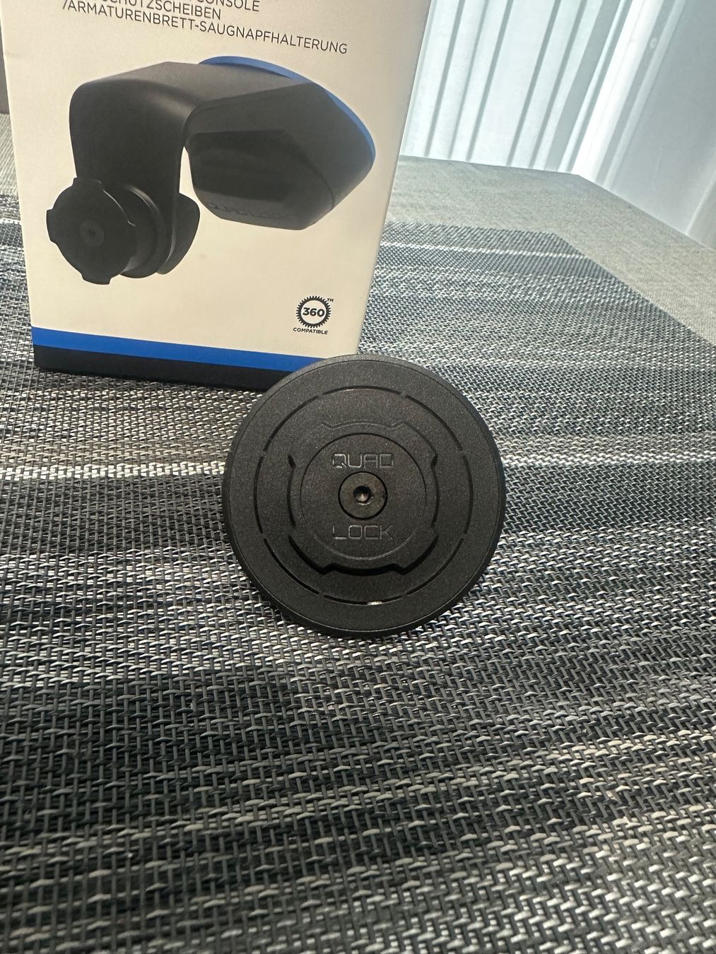 Quad Lock Staffe: Quad Lock Car Mount V6 – Nuovo (secondo la descrizione) da Gossau (ZH) venduto da DSCapeta 1