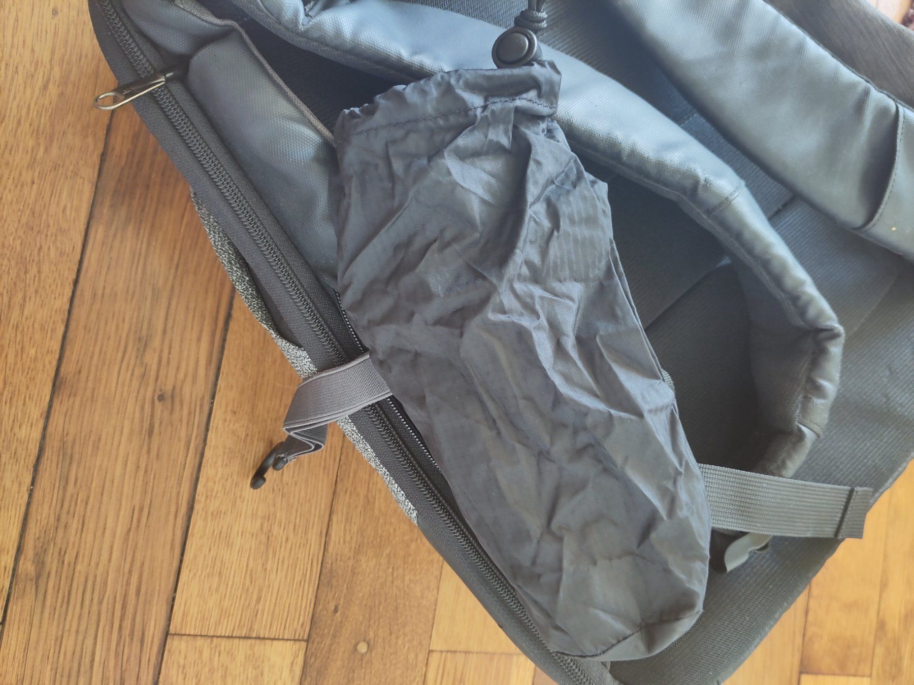 Zaini: Rucksack mit vielen Innentaschen – Nuovo (secondo la descrizione) da Zürich venduto da Hoernli123 6