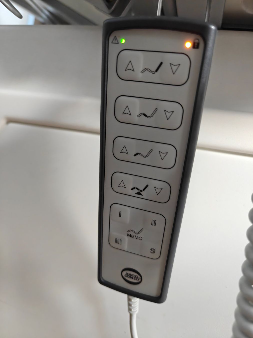 Liegen & Liegestühle: Elektrische beheizbare Behandlungsliege – Gebraucht aus Hämikon von inf_8gv5 8