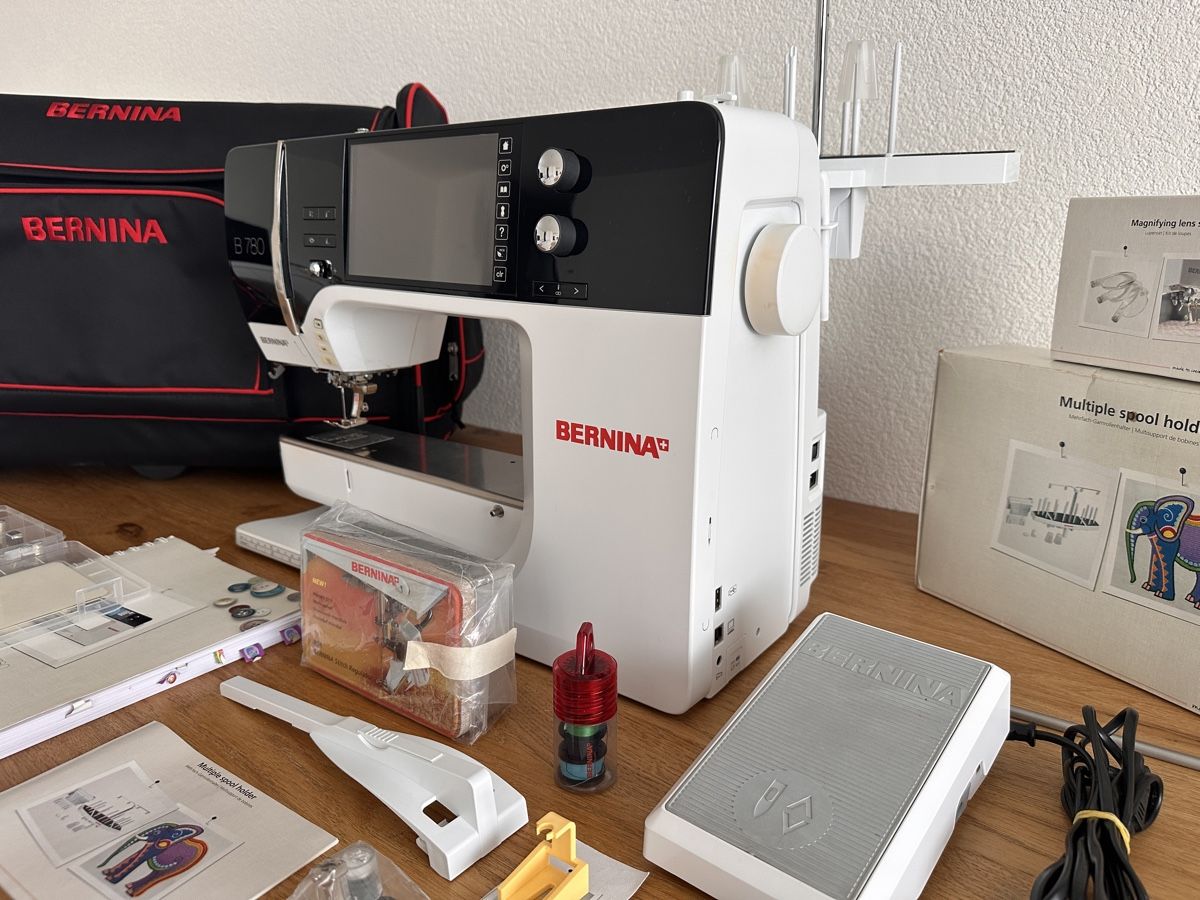 Bernina Cerchi da ricamo: Bernina B 780 inkl. Stickmodul - Top Zustand – Usato da Schaffhausen venduto da pinca19 5
