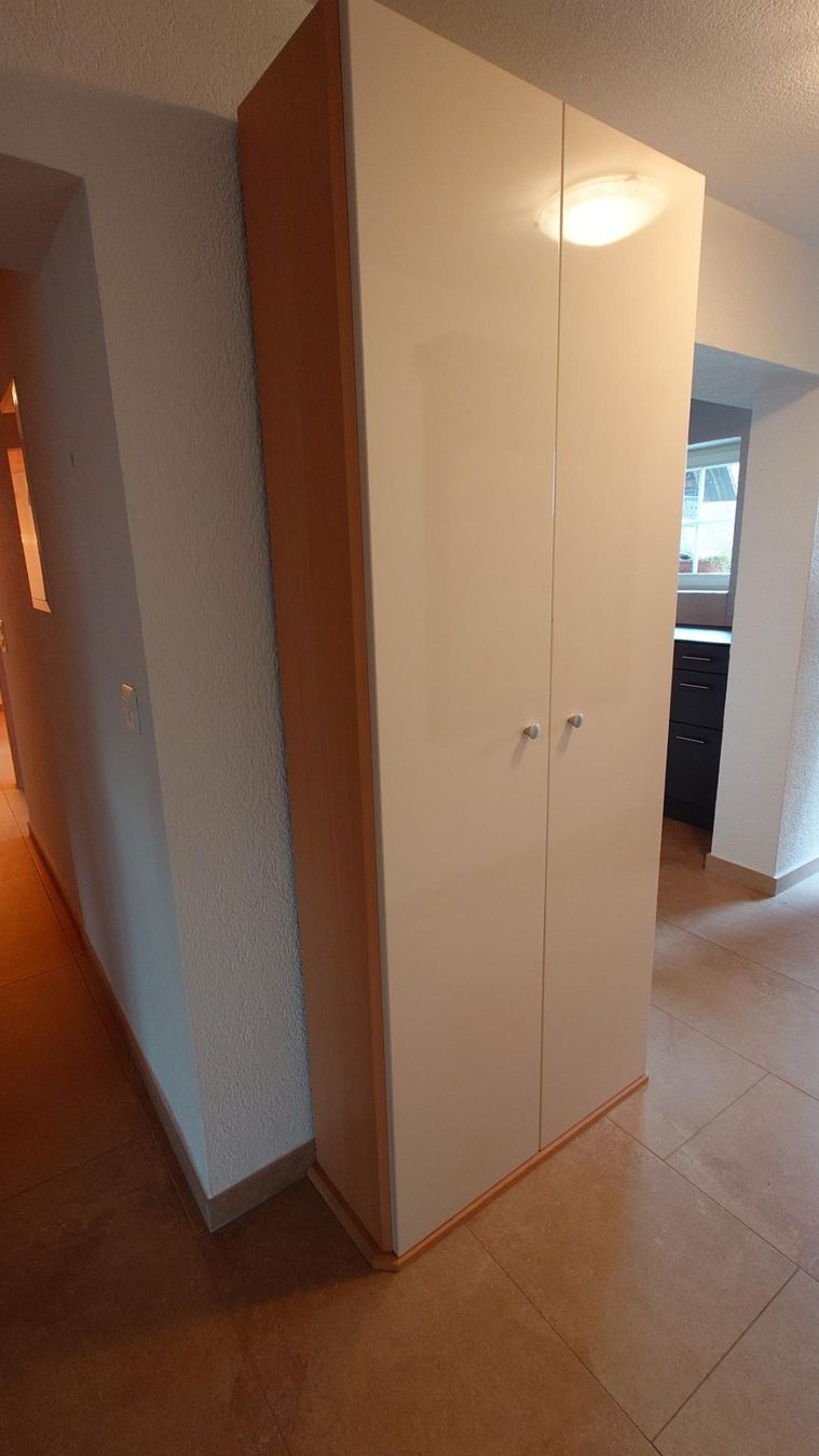 Armadi: Massiver Schuhschrank – Usato da Belp venduto da chr_kqm9 1