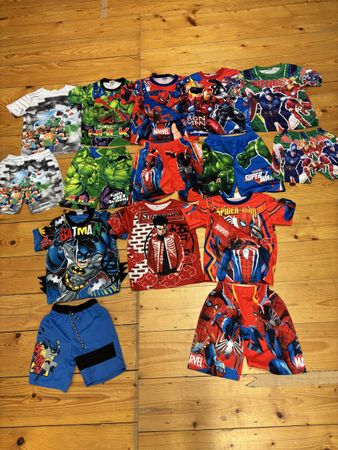 Kleiderpaket Superhelden/ Marvel, Grösse 122/128