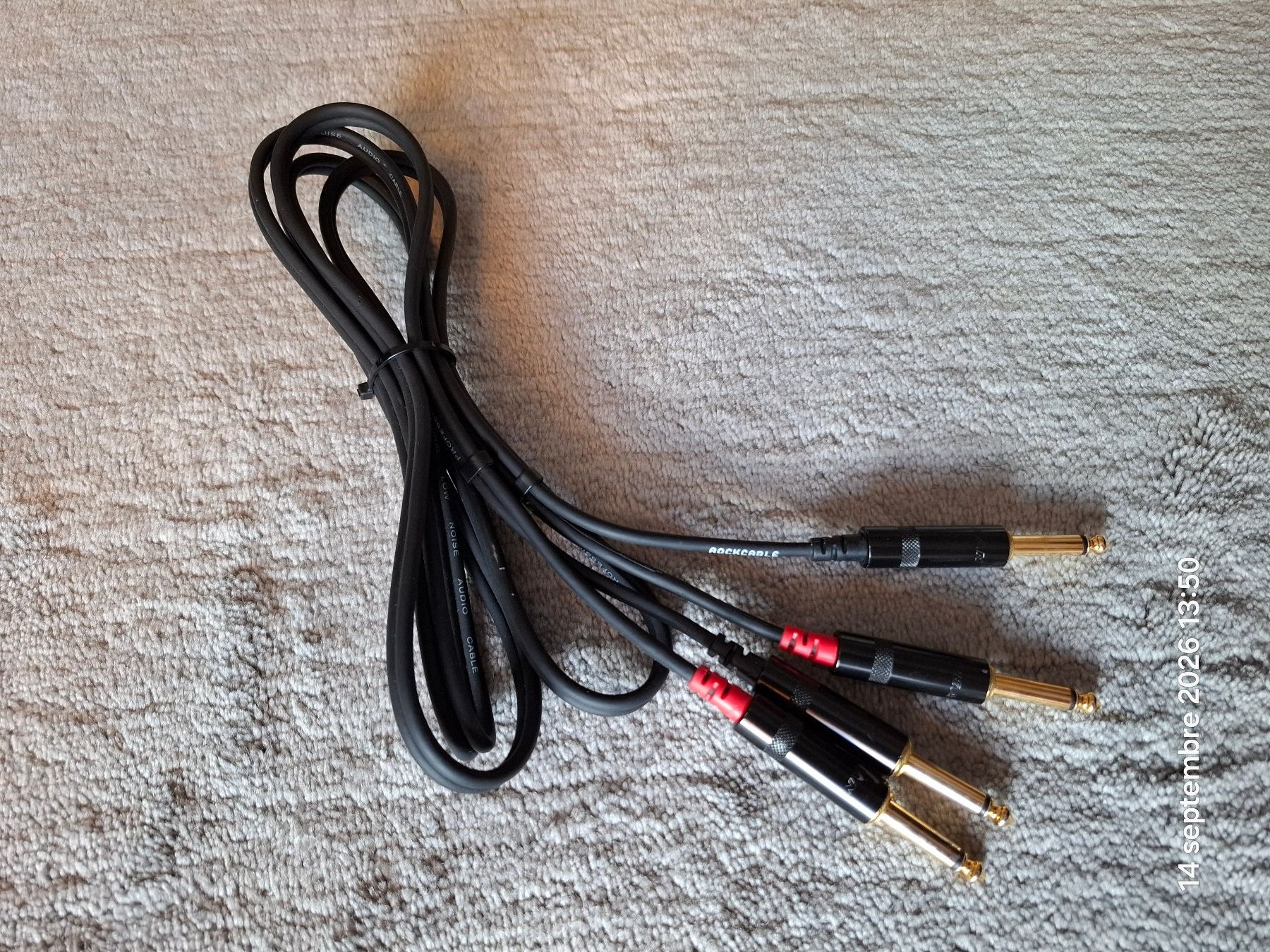 Strumenti musicali: Rockable 2m - jack 6.3 stéréo - pour méthode 4 câbles – Usato da Yverdon-les-Bains venduto da Dan00 2