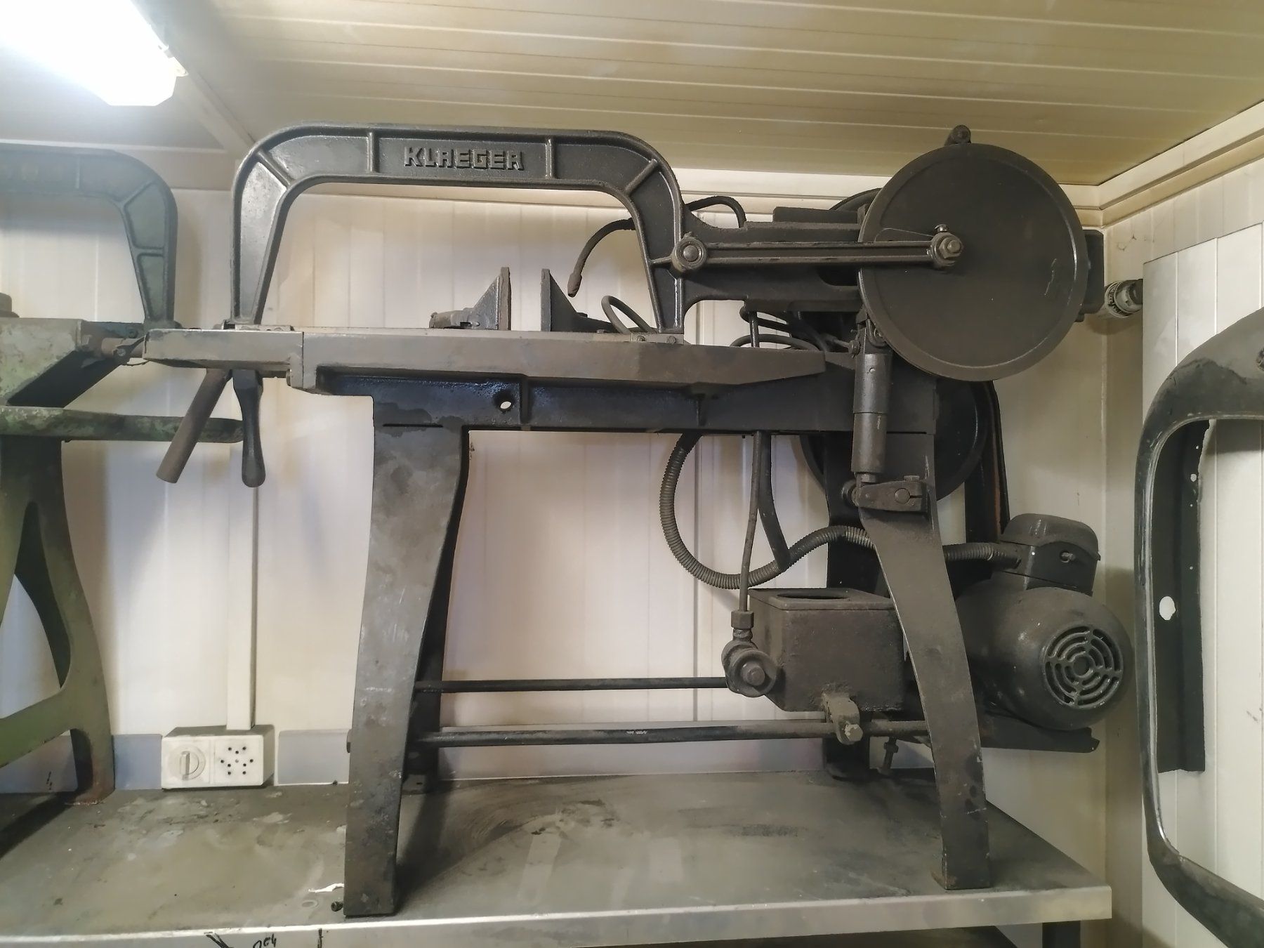 Banchi da lavoro: Etabli avec 2 scies archet – Usato da Autigny venduto da Turbine_j85 2
