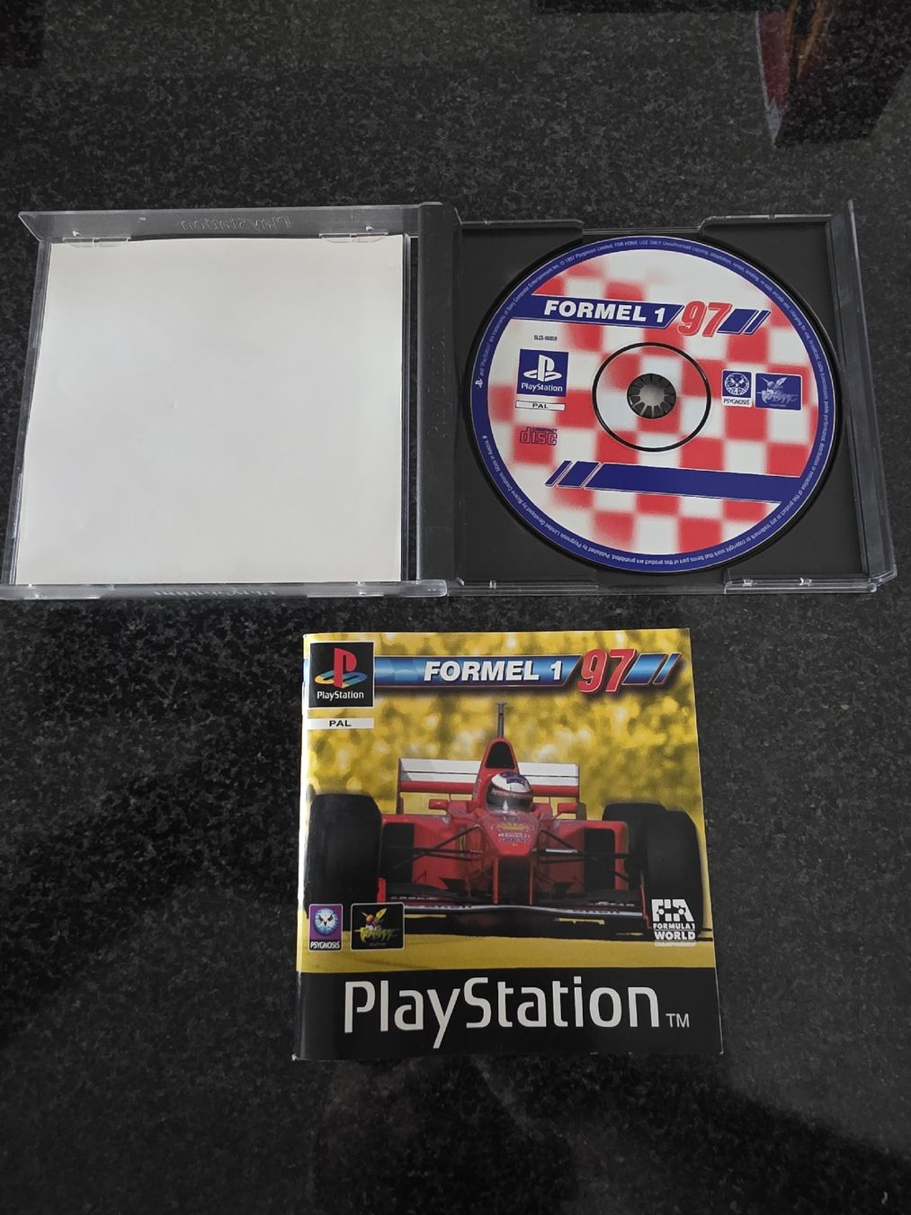 Jeux: Formel 1 97 PS1 – D'occasion à Chavornay par Crash37 2