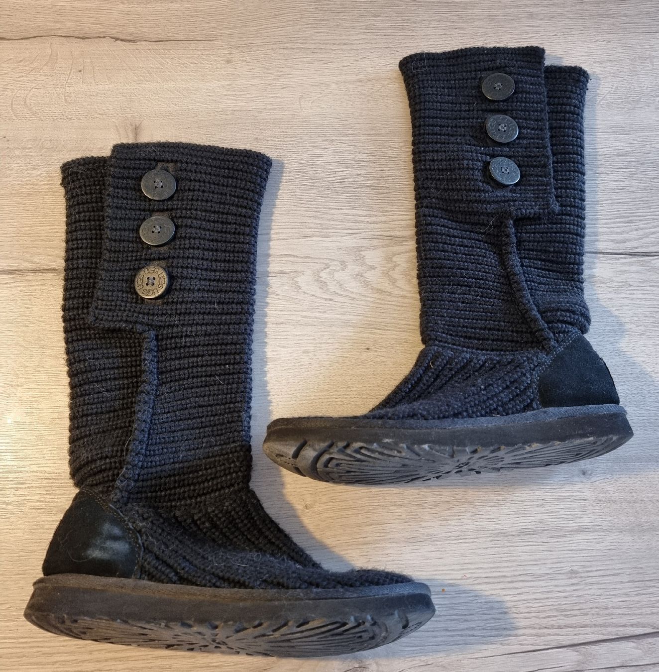 Ugg Damenschuhe: Bottes UGG Cardy – Gebraucht aus st-Léonard von Pegaze0