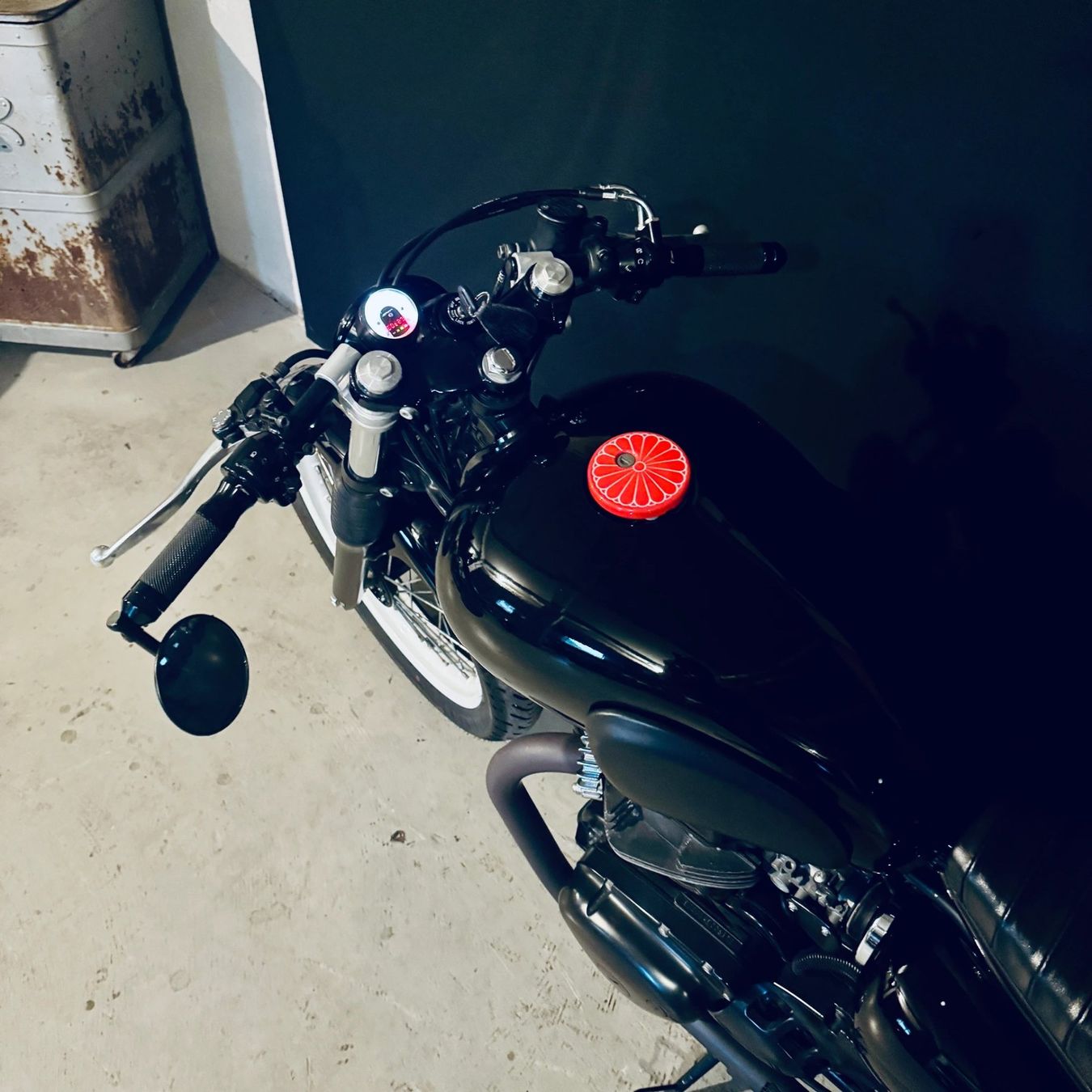 Kawasaki Strada: KAWASAKI W 800 - Einzigartiger W800 Cafe Racer – Usato da Oberhofen Thun'see venduto da -MIOT- 2