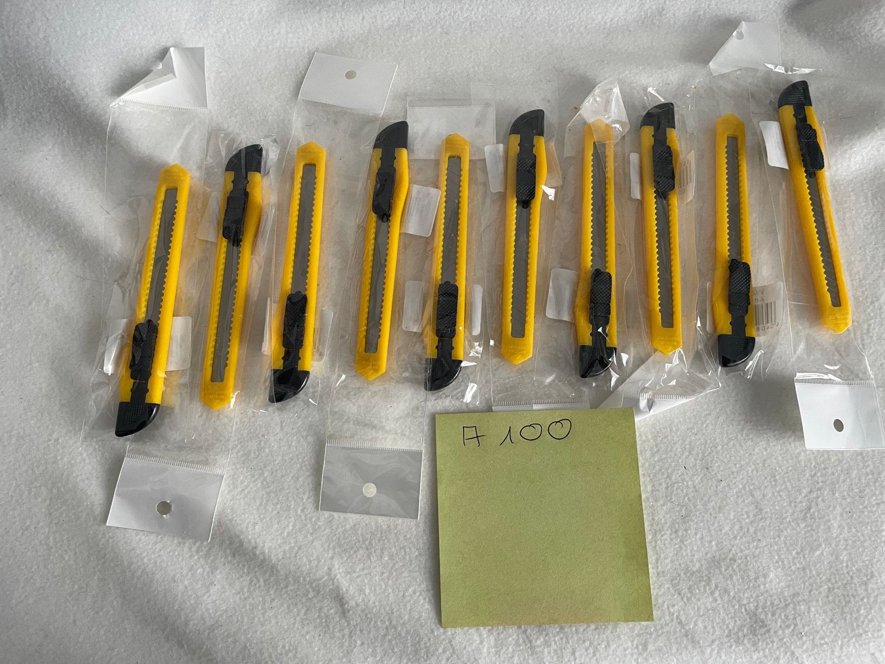 Alle Werkzeuge: Set mit 10 gelben Universal-Teppichmessern, fabrikneu   A100 – Neu und originalverpackt aus Schötz von amore14 1