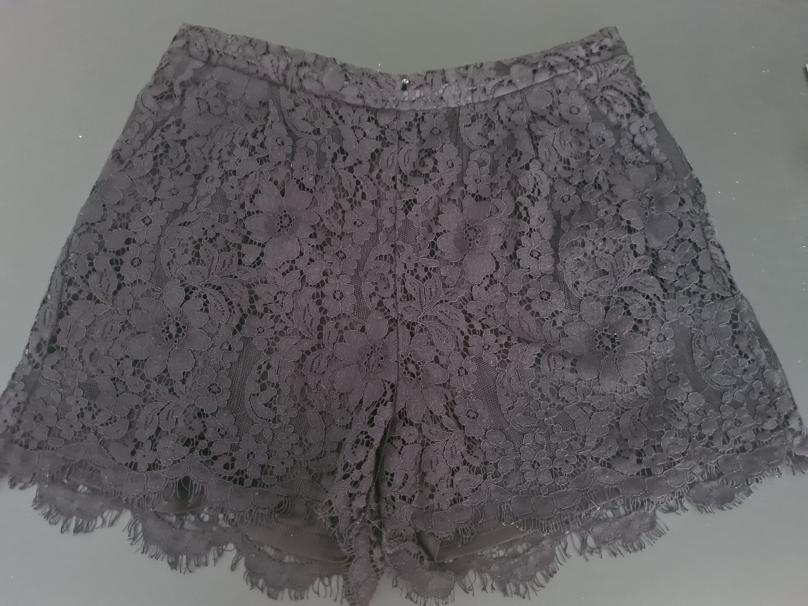 Pantaloni: Damen Shorts  Gr. 44 – Usato da Steinen venduto da turbogeiss99 1