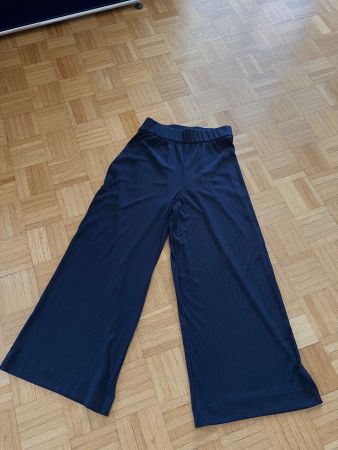 Elegante Hose von Monki, Gr. 38, neuwertig!