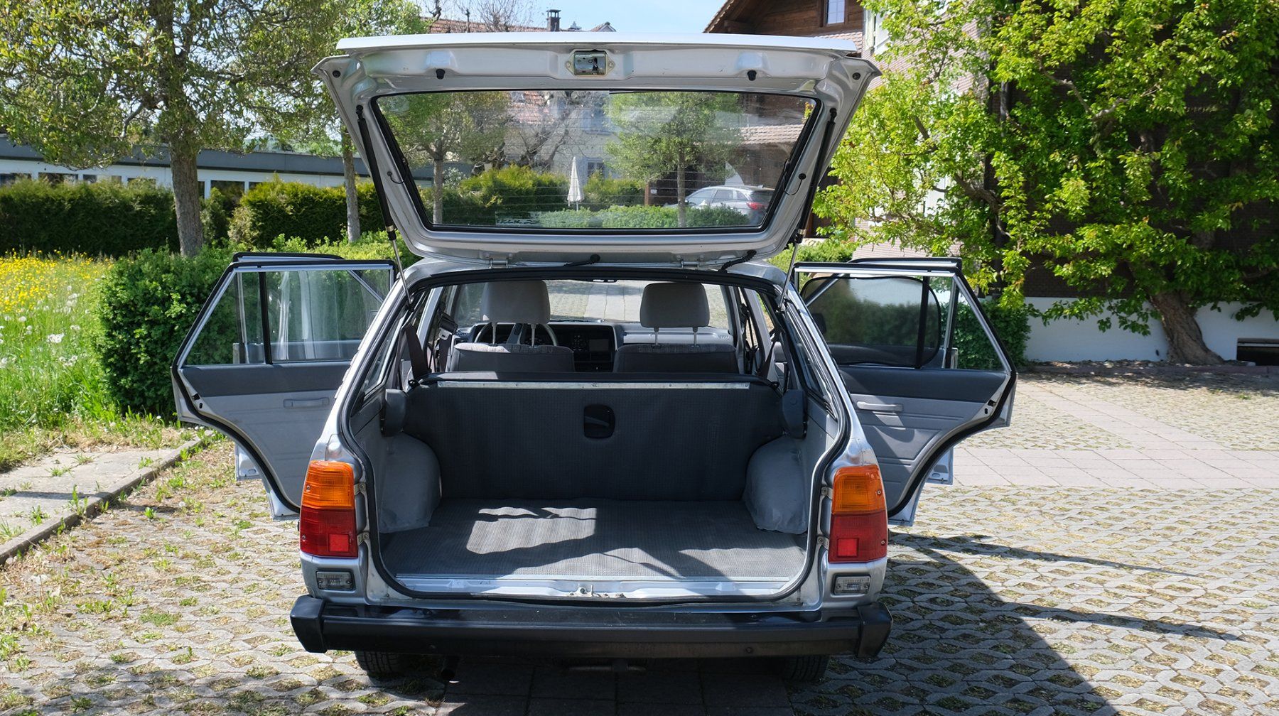 Toyota Autos: Toyota Corolla Kombi DX Oldtimer, 67'099km !! – Gebraucht aus Ballwil von Teigaffen 3