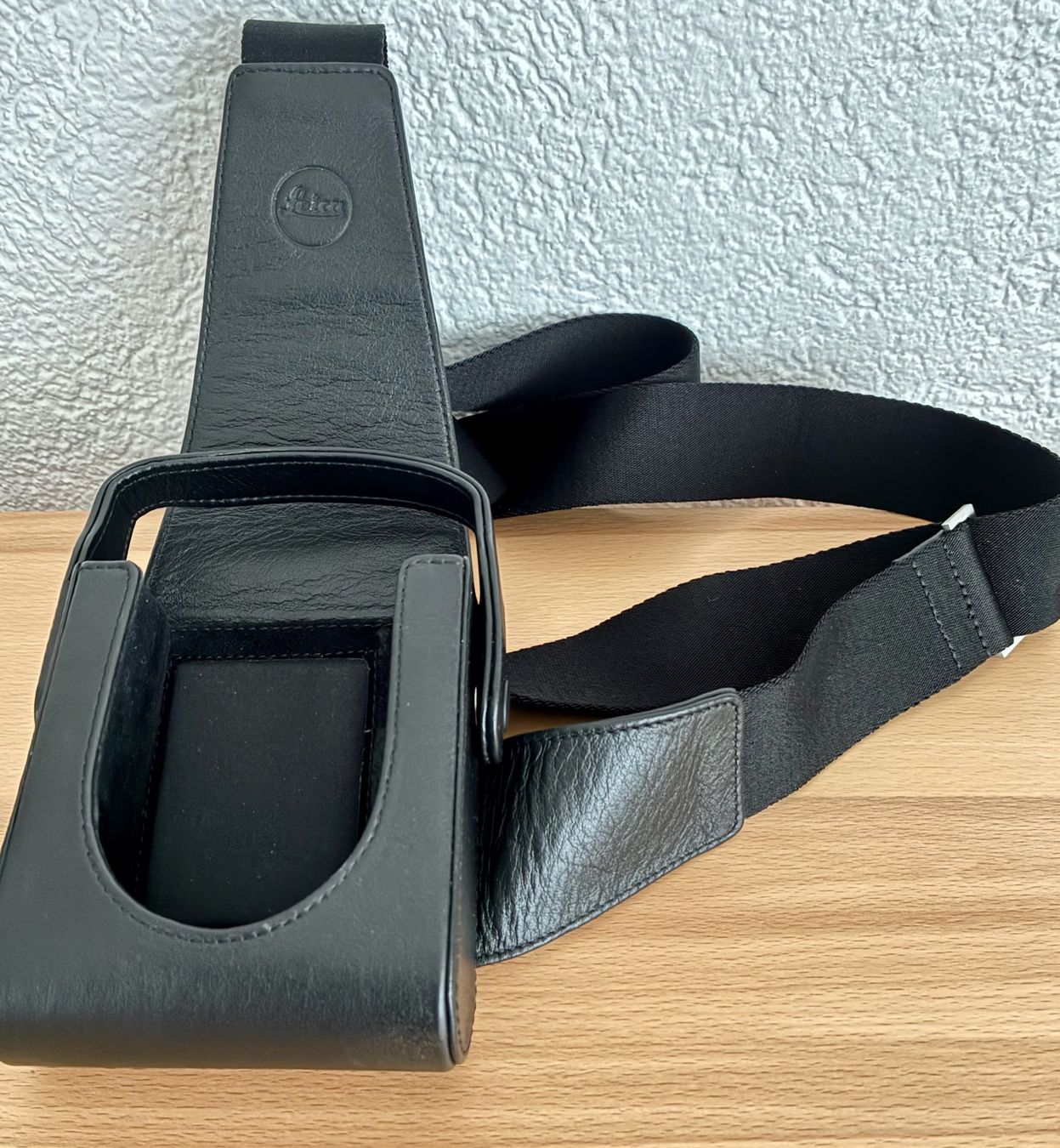 Leica Cover & Protezioni schermo: Leica Q2 leather holster – Usato da Vairano venduto da Nsenator