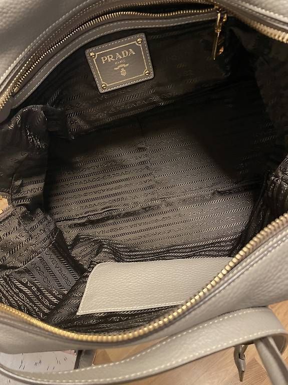 Prada Taschen für Damen: Tasche – Gebraucht aus Zürich von bab_rr77 1