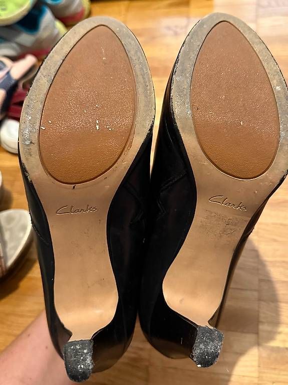 Scarpe da donna: chaussures clarks pour femme taille 40 – Usato da Lausanne venduto da beatriz_g 2