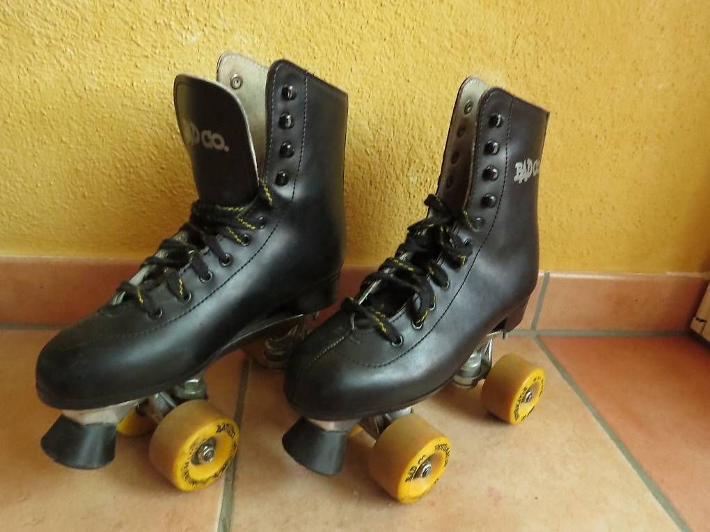 Pattini in linea & Pattini a rotelle: Retro Rollschuhe Gr. 38 , Leder – Usato da Riedt b. Erlen venduto da Shila2008