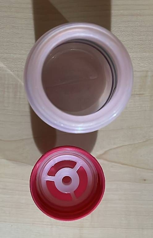 Borracce & Thermos: Gourde enfant Hello Kitty / Hello Kitty Kinderflasche – Usato da Soral venduto da Diiiiiiiane 2