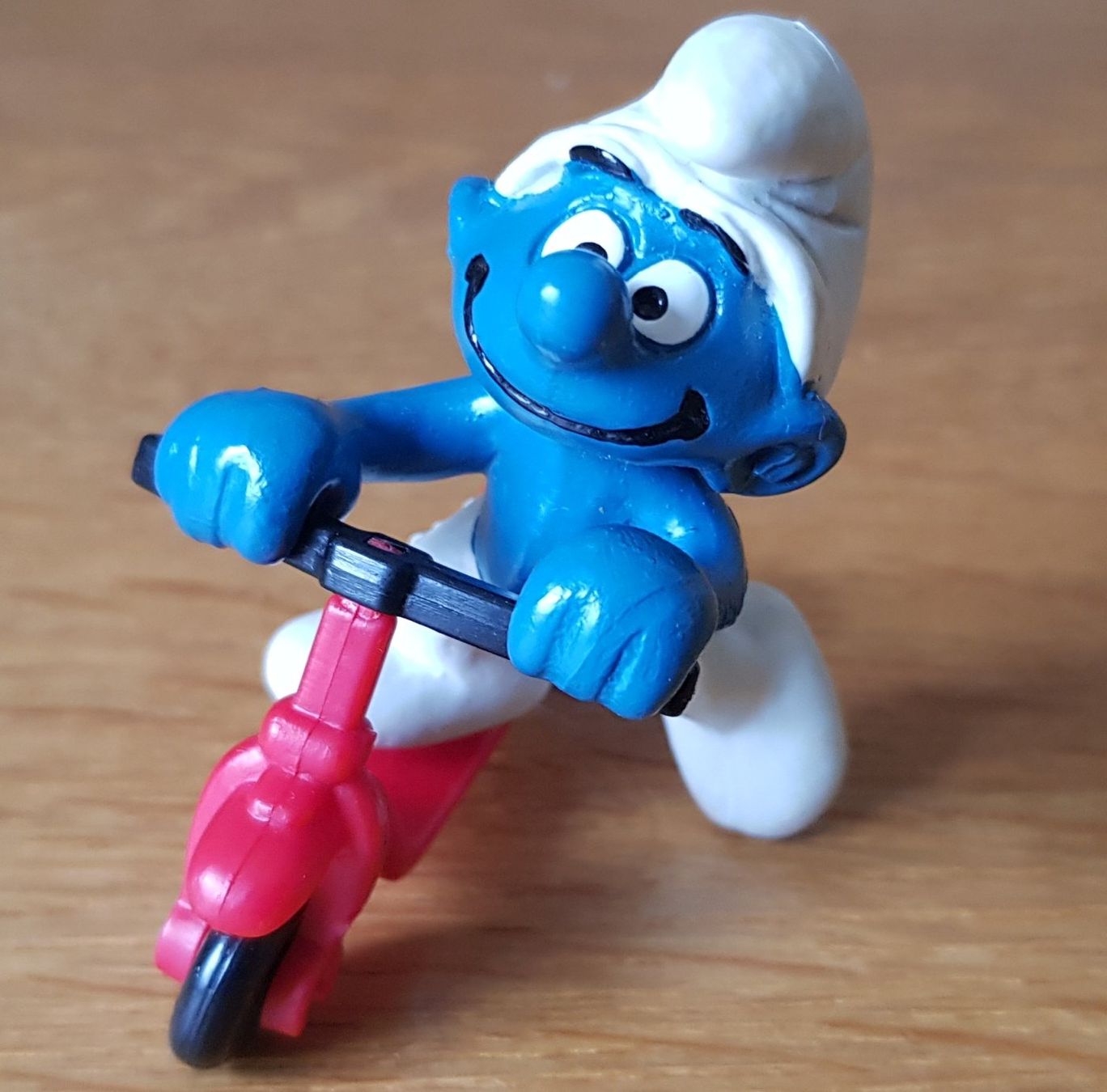 Schleich Giocattoli: Schleich-Spielfigur: Rollerschlumpf – Usato da Schaffhausen venduto da asyouwestley