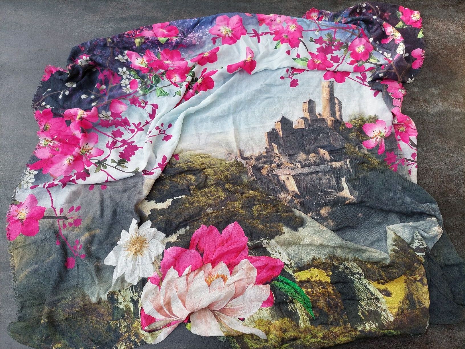 Foulard & Sciarpe: Grosses Riani Tuch, tolles Muster! – Usato da Brunnen venduto da Livianda