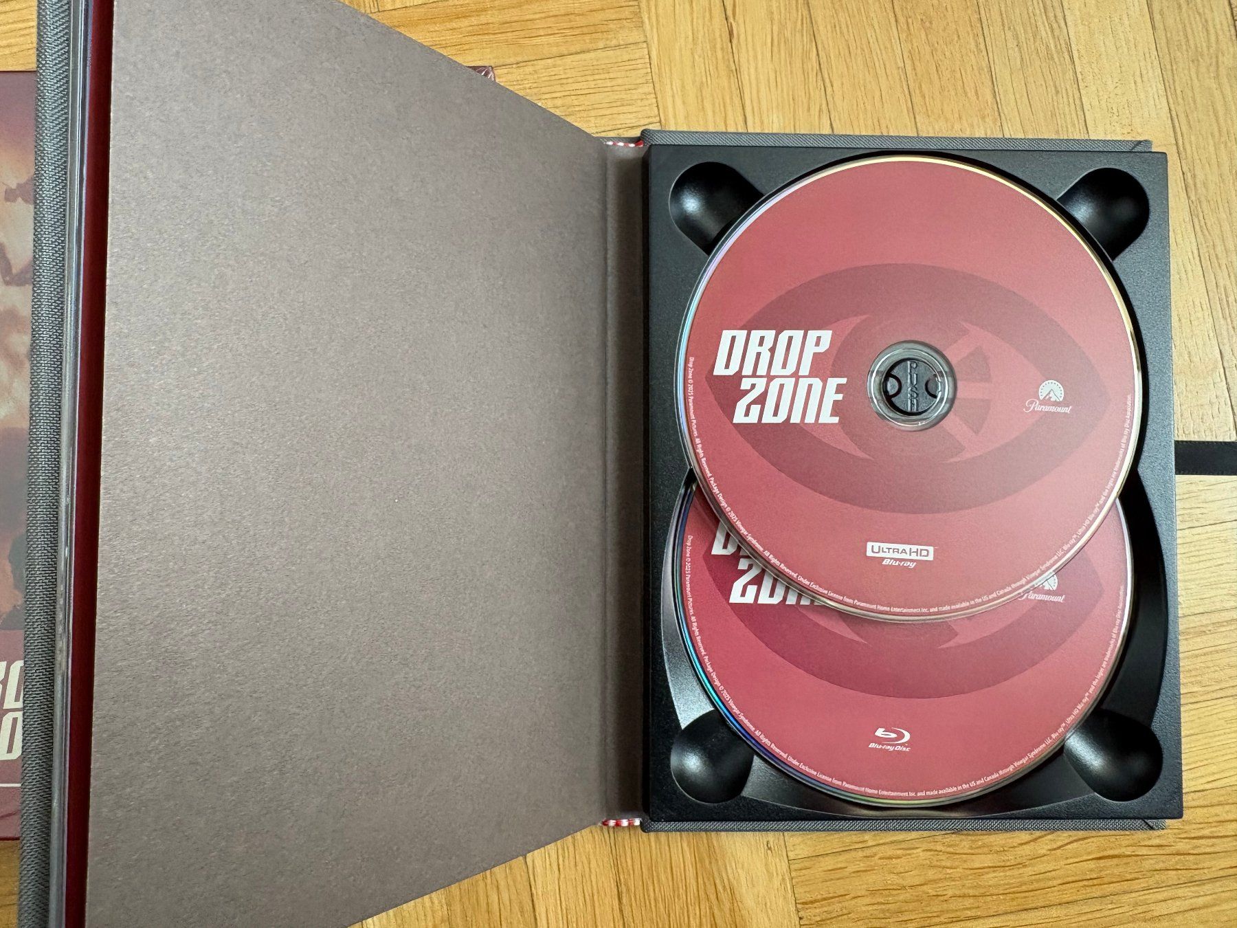 Tutti i DVDs: Drop Zone - Cinématographe - Mediabook - 4K UHD + Blu-ray – Usato da Zürich venduto da Malcom 1
