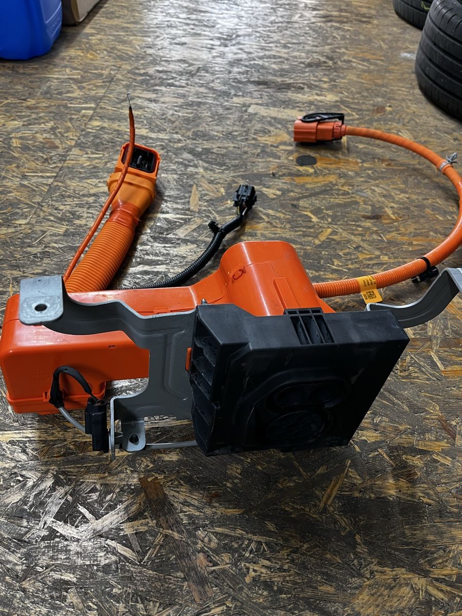 Spine: Kia Ladegerät Typ 2 und CH Stecker – Usato da Wetzikon ZH venduto da resellZO08 1