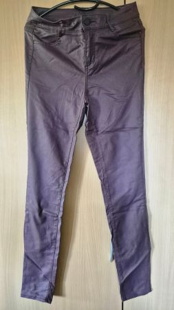 Glanz-Hose in Bordeaux, Top Zustand, Slim Fit